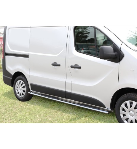 Pedane laterali ovali in acciaio inox lucido Opel Vivaro 2014 2018